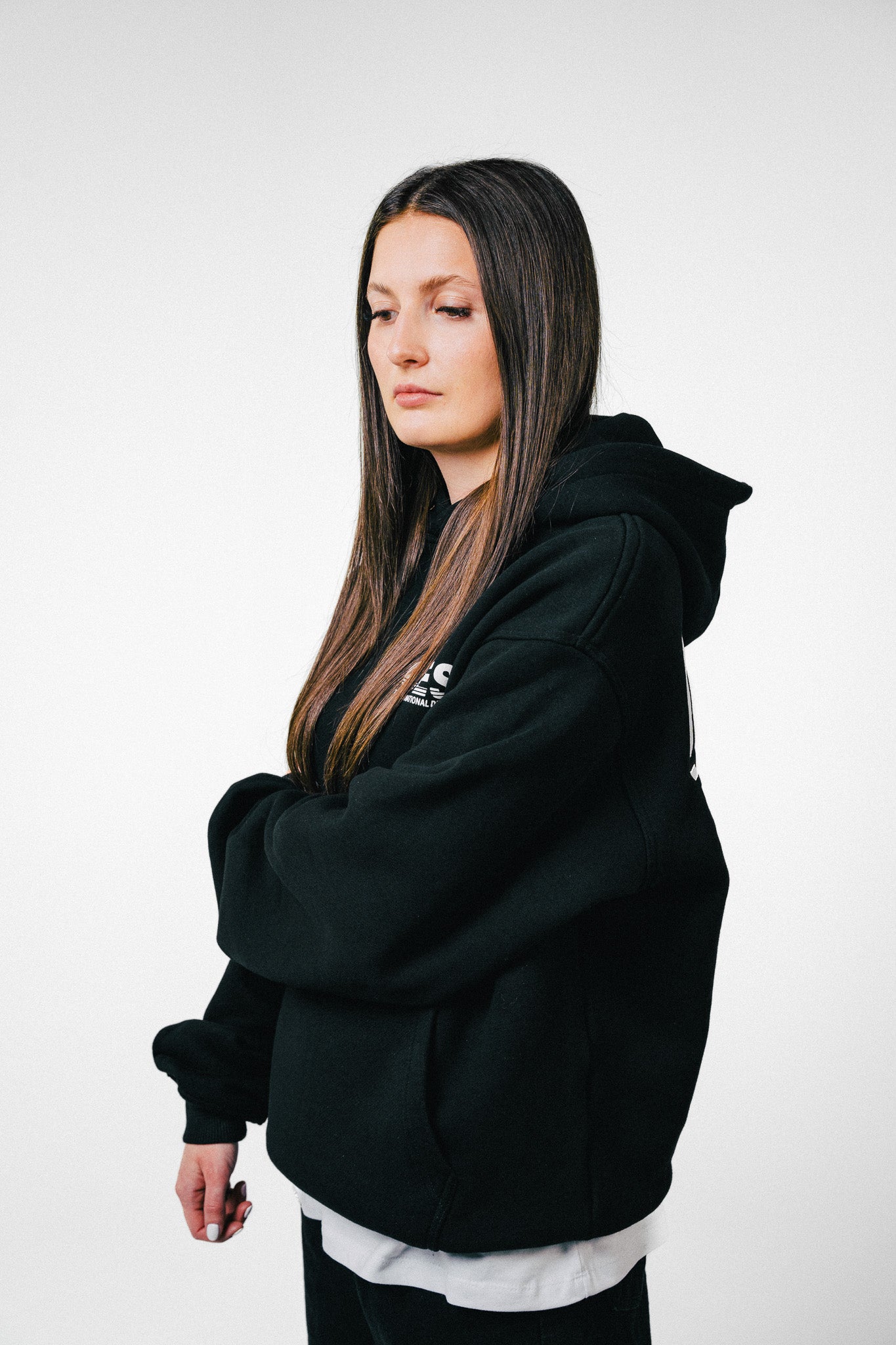 CLASSIC HOODIE "INT. DESIGN LAB" - LIMITED EDITION IN BLACK