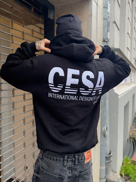 CLASSIC HOODIE "INT. DESIGN LAB" - LIMITED EDITION IN BLACK